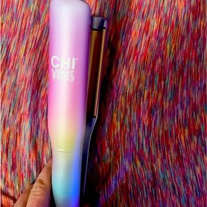 Chi Vibes hair waver. color: Pastel Rainbow ombré. 5 temp settings.